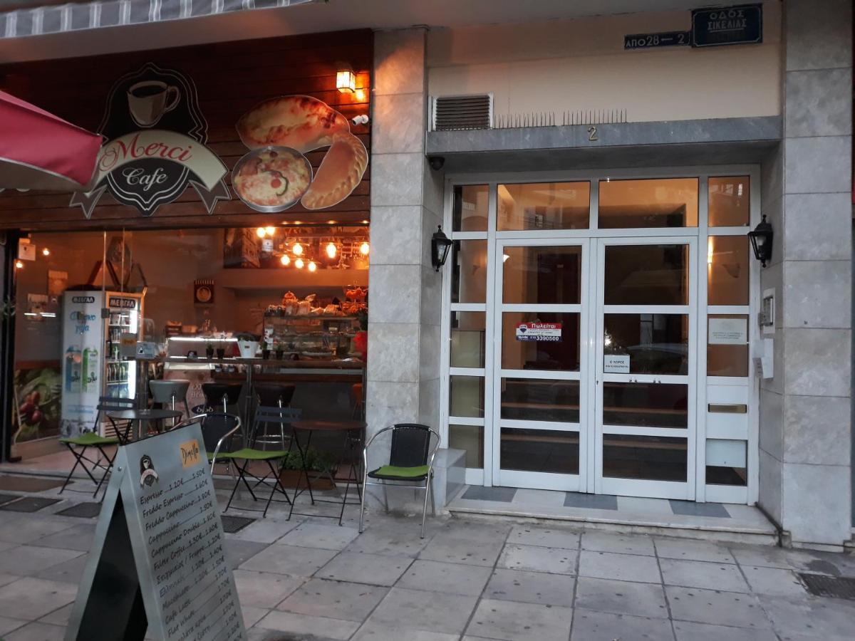 Apartamento Renovated Studio With Roof Garden Access, 15 M Walk To Acropolis Atenas Exterior foto